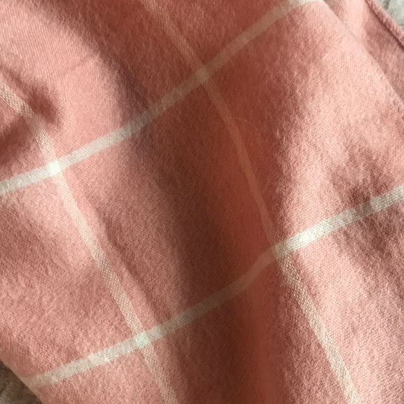 LOFT pink windowpane scarf - Picture 5 of 7